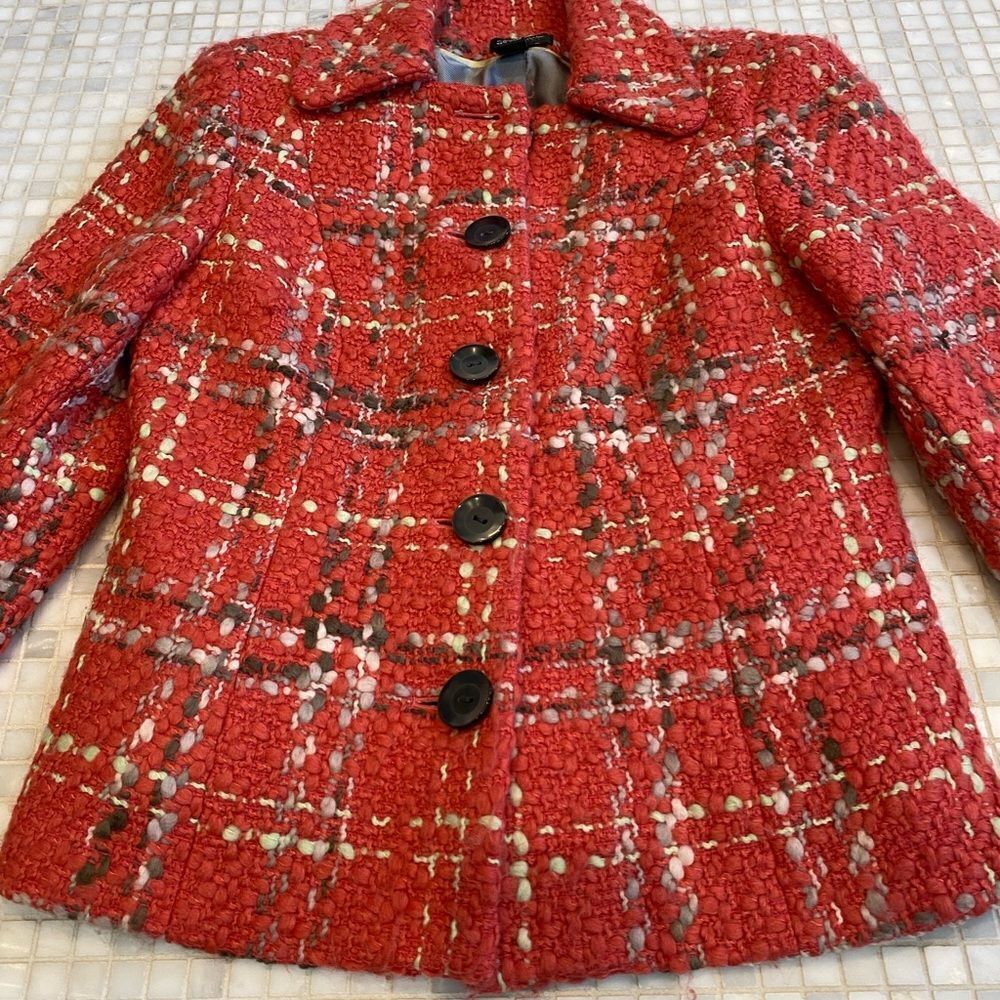 Retroโ80s Pink Boucle PowerโJacket